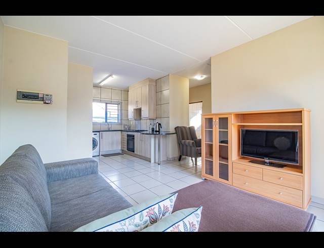 2 BEDROOM APARTMENT FOR SALE IN SOUTH CREST